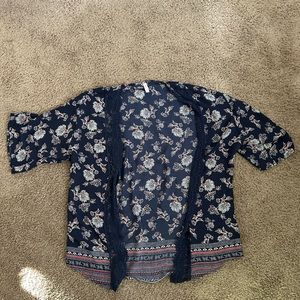 Xhilaration flowy kimono